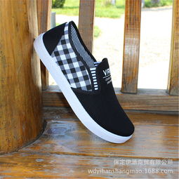 伊涵男鞋產(chǎn)品與加盟店發(fā)展前景——兼論運動服業(yè)務拓展